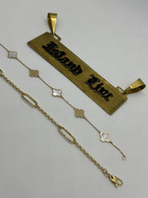 Load image into Gallery viewer, 14K Gold Mother of Pearl & Clover Bracelet