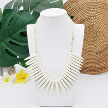 Load image into Gallery viewer, &quot;Wild Essence: Unleash Your Fierceness with our Exotic Hawaiian Teeth Necklace&quot;
